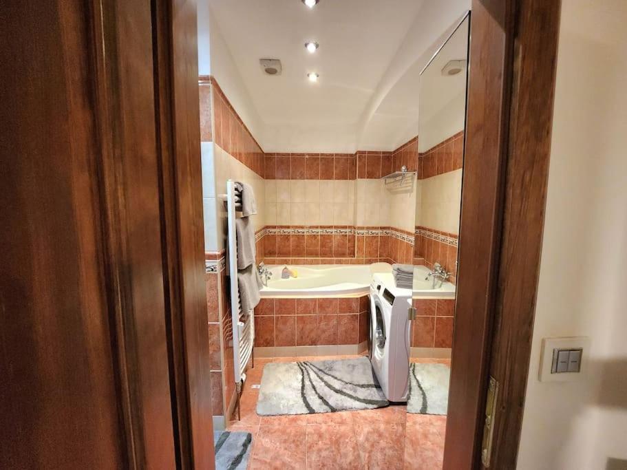 Spacious Apartment 6Min From The Dancing House Praga Exterior foto