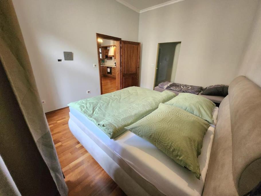 Spacious Apartment 6Min From The Dancing House Praga Exterior foto